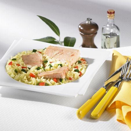 Salmão, arroz e legumes