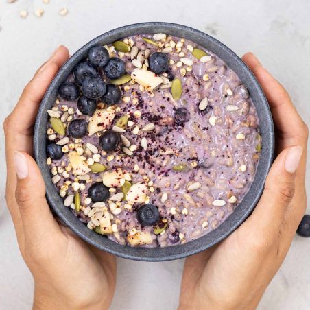 Puffed rice with blueberry