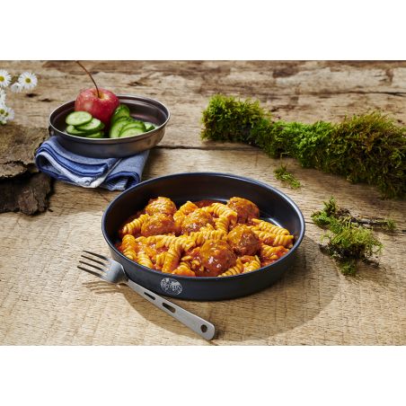 Polpette di carne, salsa di pomodoro e pasta