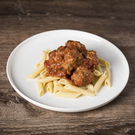 Fleischbällchen in Tomatensauce mit Pasta