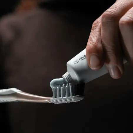 Conjunto de 2 tubos de pasta de dentes recarregáveis