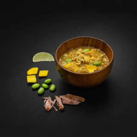 Ramen-Nudeln mit gezupftem Schweinefleisch und Miso