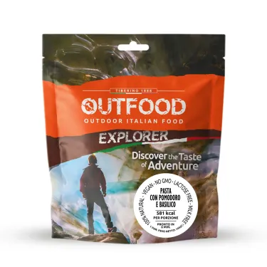 Spaghetti z sosem pomidorowym i bazylią