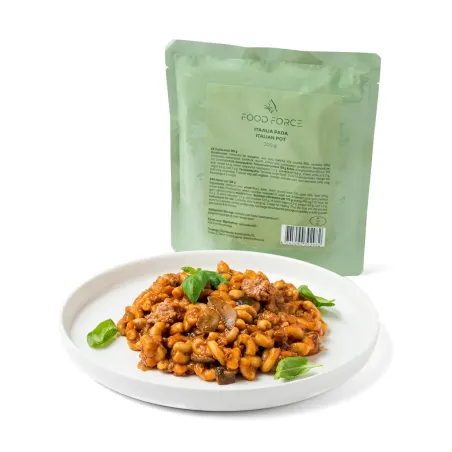 Nudeln mit Fleischbällchen in Tomatensauce