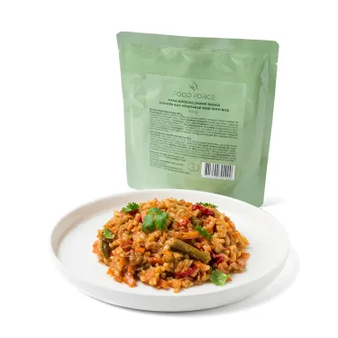 Hähnchen-Wok mit Reis und Gemüse