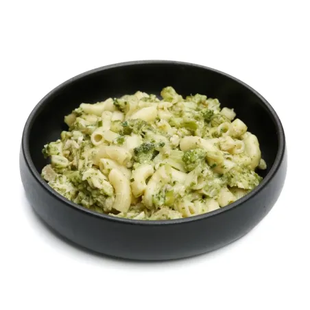 Macaronis, poulet et brocolis avec sauce au fromage