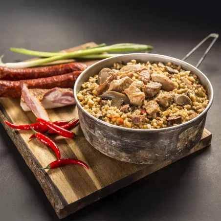 Spicy meat mix with bulgur wheat