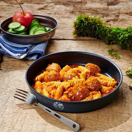Kødboller i tomatsauce med pasta