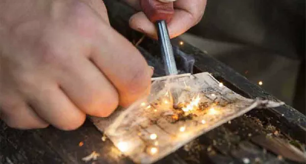 ¿Qué equipo de emergencia llevar en una caminata?