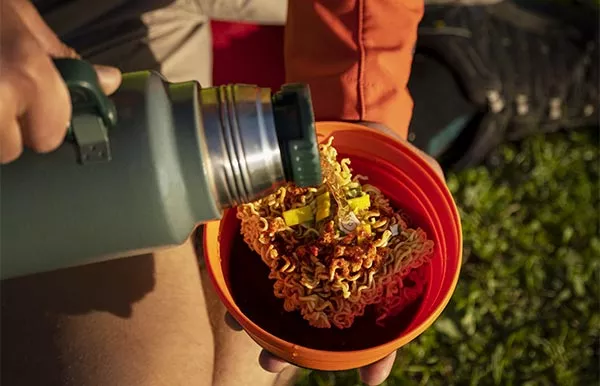 Repas hypercaloriques en trek : quelle alimentation choisir pour tenir la distance ?